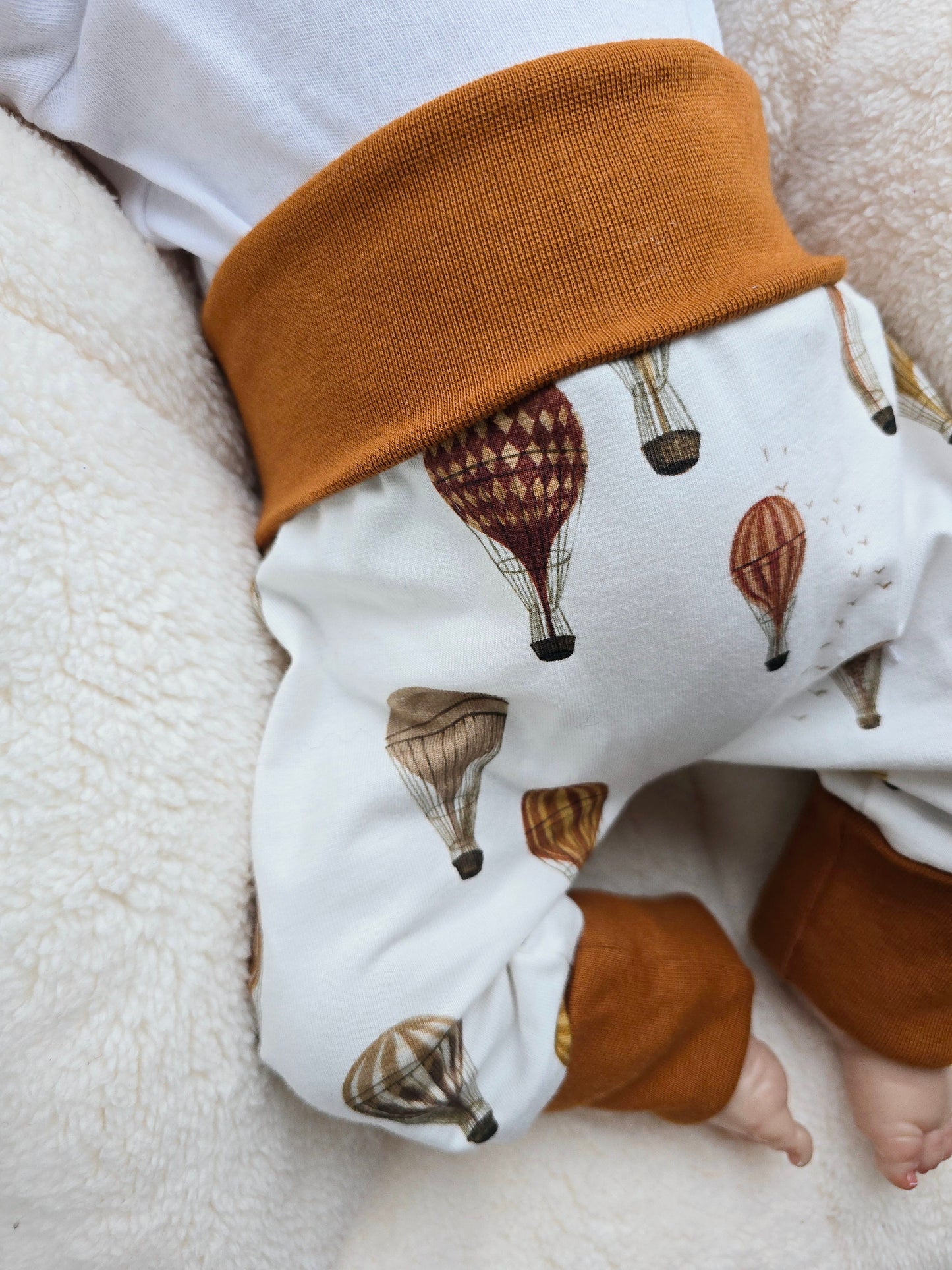 Baby Pumphose für Babys und Kleinkinder. In vielen verschiedenen Farben und Motiven erhältlich.