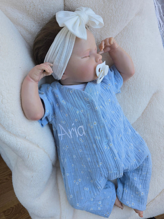 Baby Musselin Overall kurarm in vielen verschiedenen Farben und Mustern erhältlich.