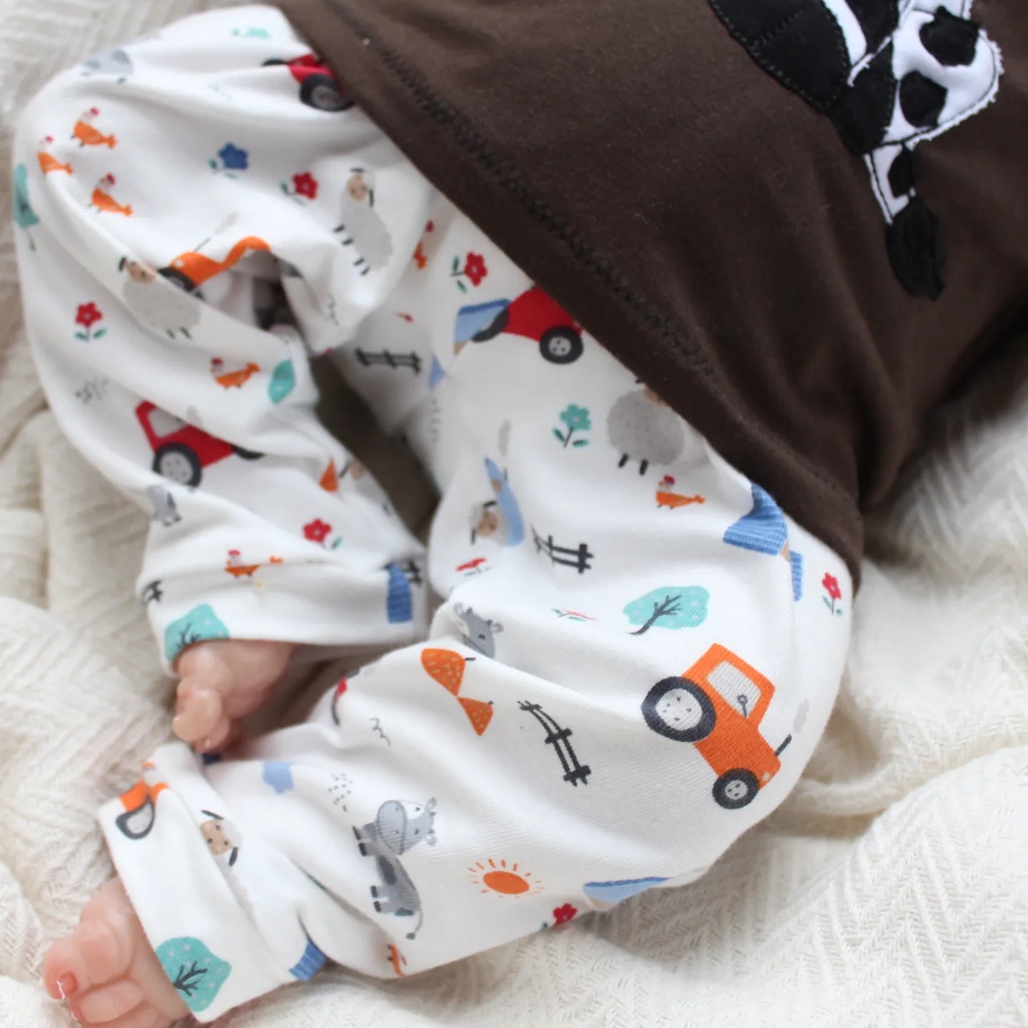 Babykleidung Set aus Leggings und Langarmshirt mit Kuh Applikation – ideal für Babys