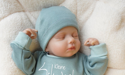 Einlagige Sweat-Mütze für Babys und Kinder, personalisierbar mit z.b. Namen, handgemacht in Deutschland.