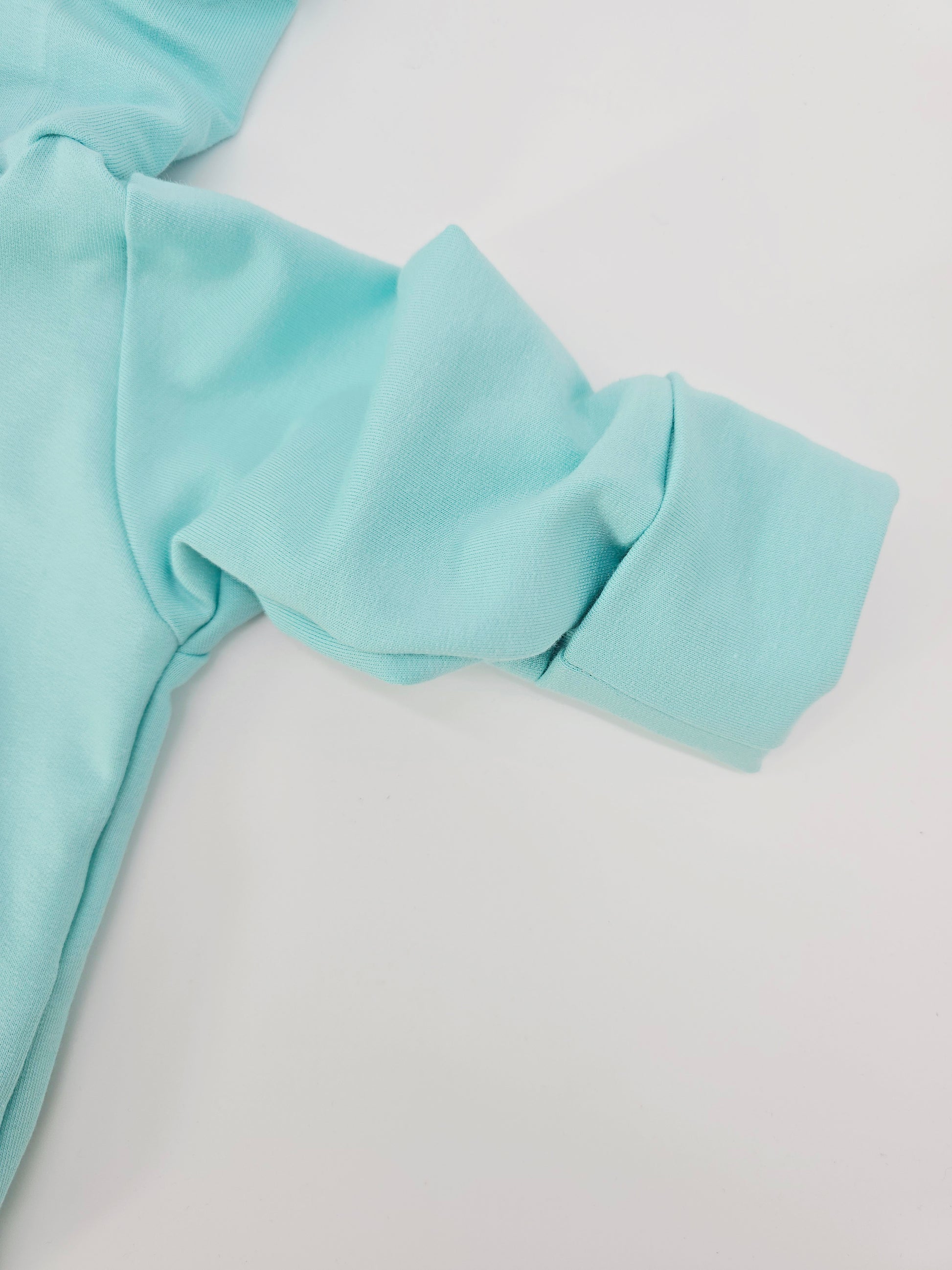 Individuell personalisierbarer Hoodie für Babys und Kinder in verschiedenen Farben erhältlich. 