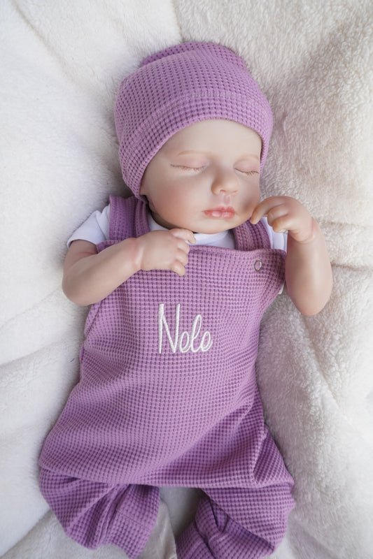 In Deutschland handgemachte Babylatzhose individuell personalisierbar für Mädchen und Jungen.