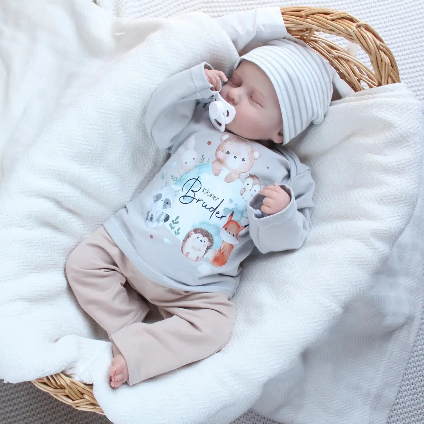 Personalisierbares Baby-Langarmshirt aus French Terry mit individuellem Namen