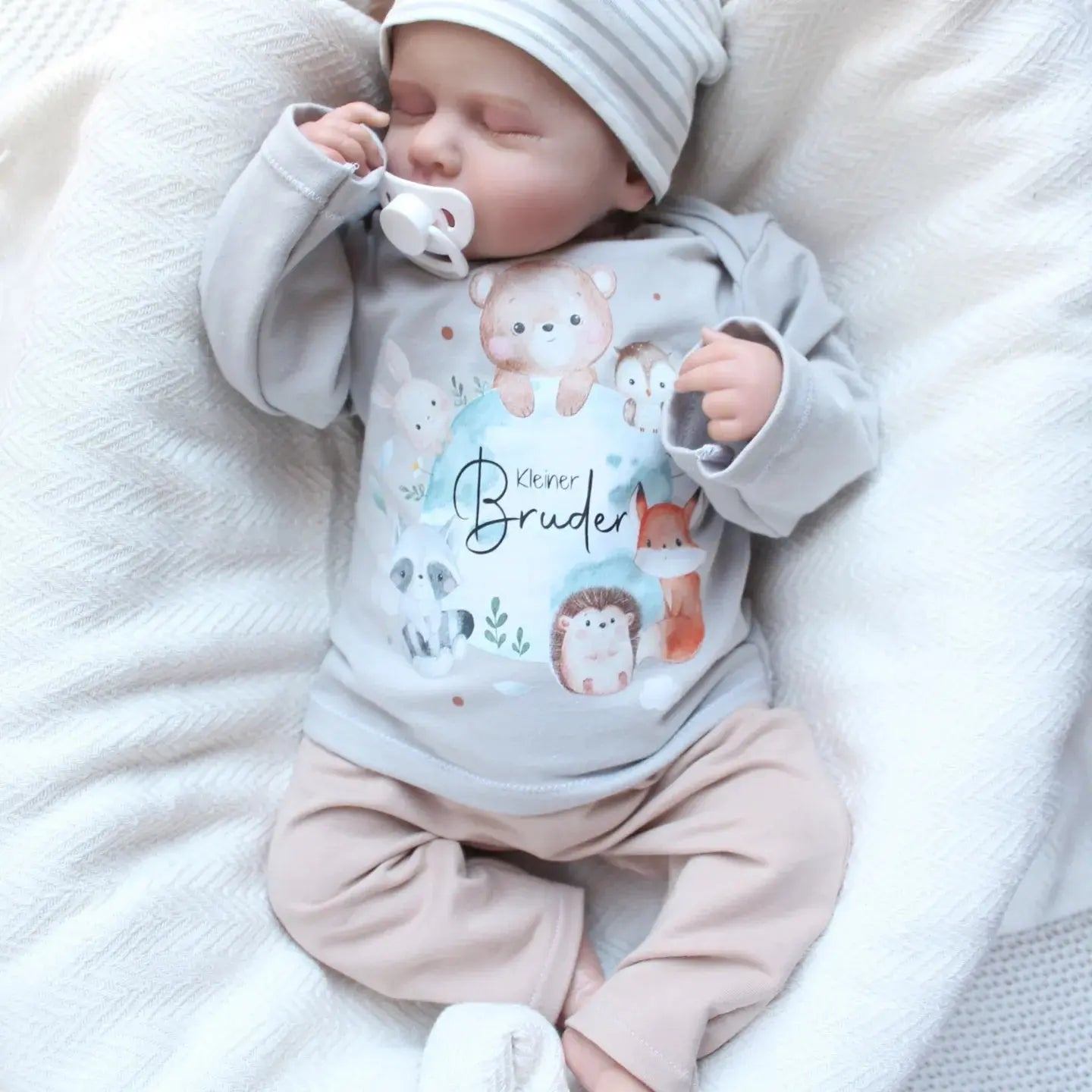 Personalisierbares Baby-Langarmshirt aus French Terry mit individuellem Namen