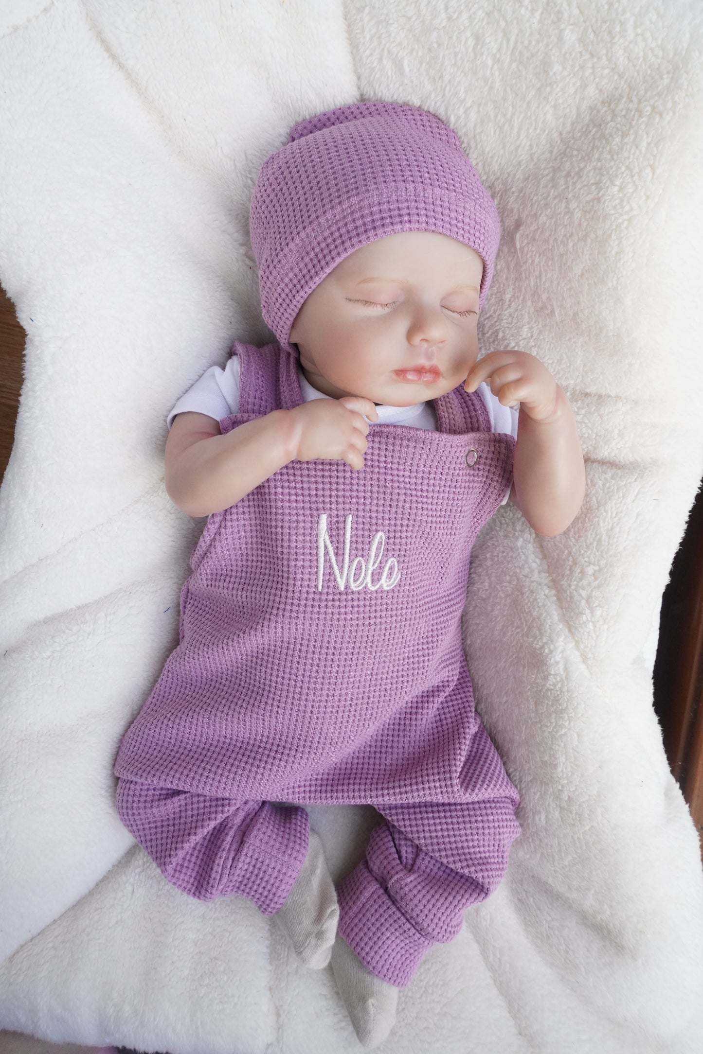 In Deutschland handgemachte Babylatzhose individuell personalisierbar für Mädchen und Jungen.