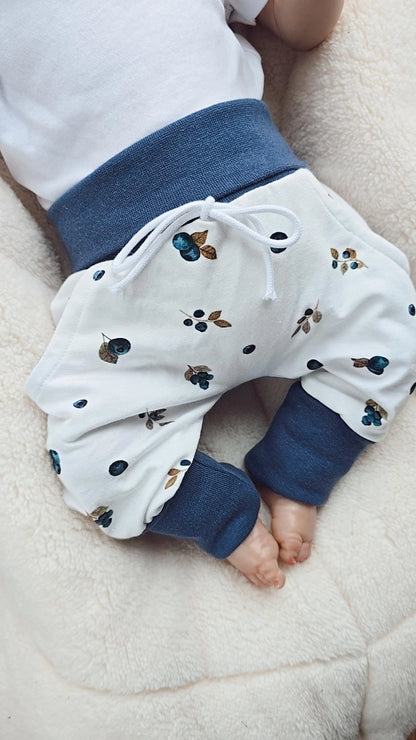 Baby Pumphose für Babys und Kleinkinder. In vielen verschiedenen Farben und Motiven erhältlich.