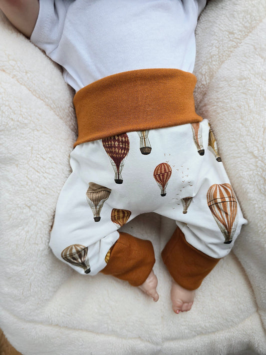 Baby Pumphose für Babys und Kleinkinder. In vielen verschiedenen Farben und Motiven erhältlich.