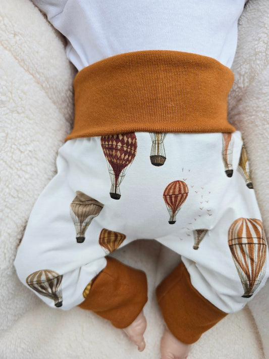 Baby Pumphose für Babys und Kleinkinder. In vielen verschiedenen Farben und Motiven erhältlich.