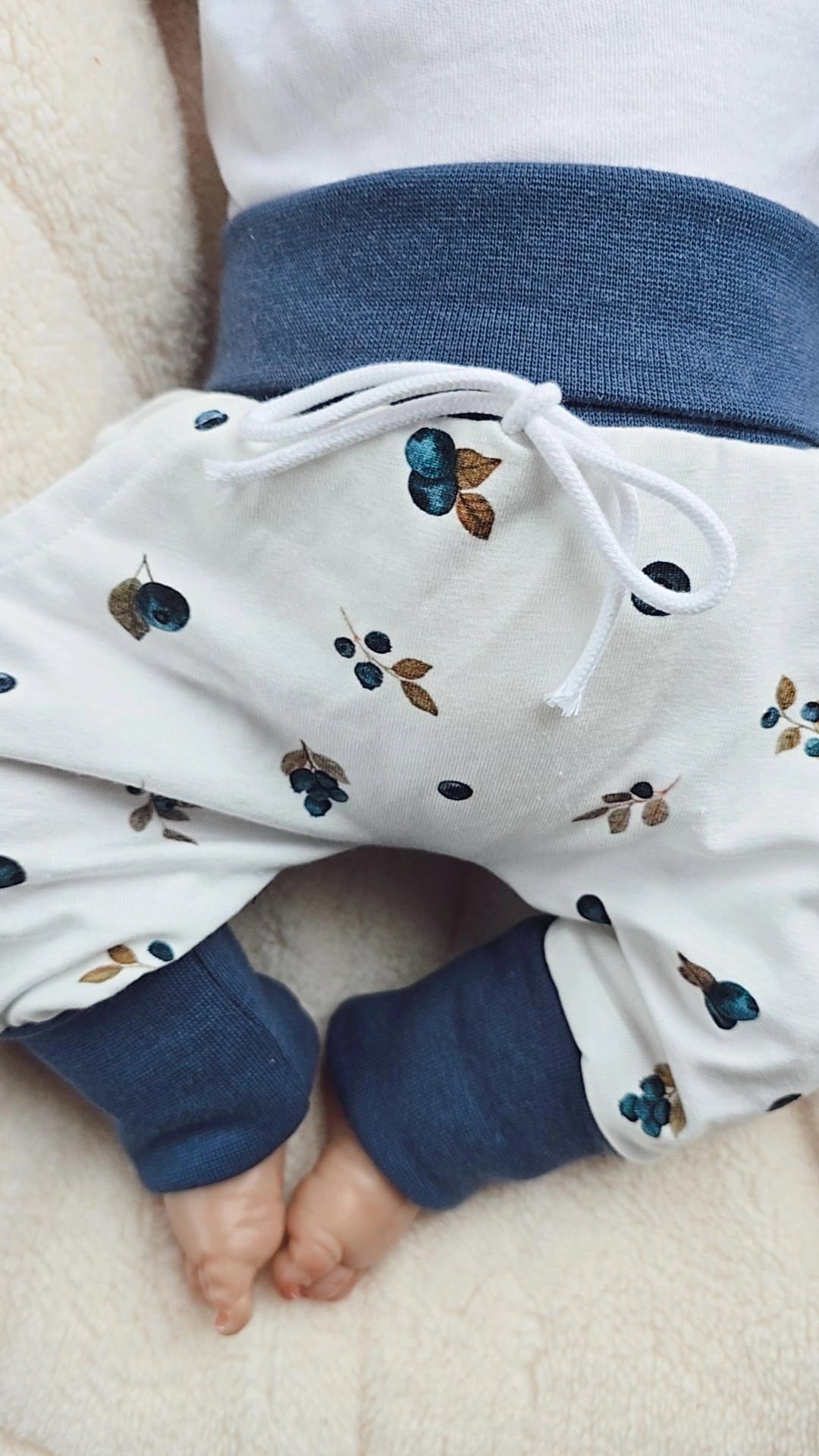 Baby Pumphose für Babys und Kleinkinder. In vielen verschiedenen Farben und Motiven erhältlich.