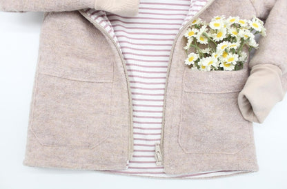 Jacke mit aufgesetzten Taschen und Applikation | Walk