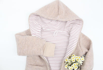 Jacke mit aufgesetzten Taschen und Applikation | Walk