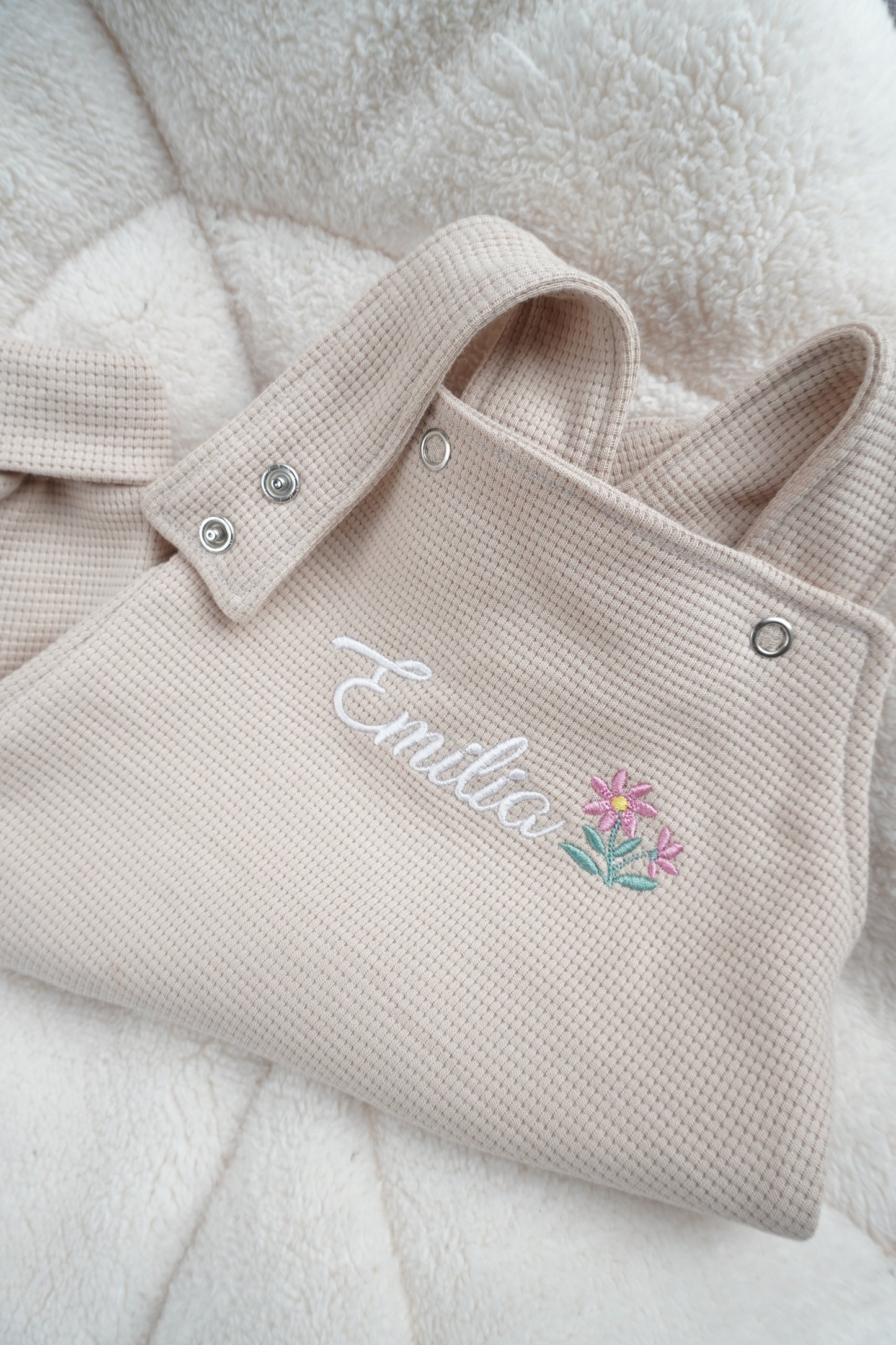 Individuell bestickbares Baby-Set mit Blume | Waffelstrick - Myawi-Kids
